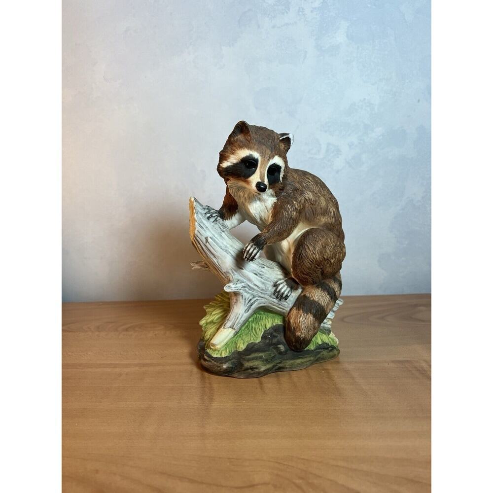 ANDREA BY SADEK RACCOON FIGURINE 7" On TREE LIMB & WOODEN BASE #5619 STUNNING